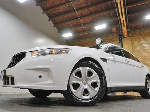 Used 2016 Ford Taurus Police Interceptor FWD image 3