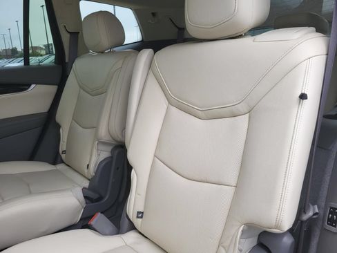 Used 2020 Cadillac XT6 Premium Luxury FWD image 14