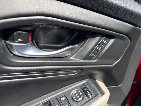 Used 2023 Honda Accord EX-L image 11