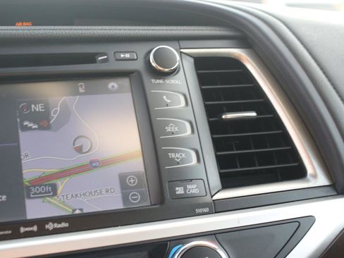 Used 2016 Toyota Highlander Limited image 26