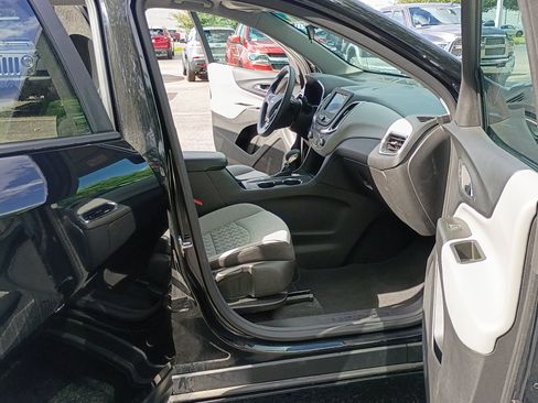 Used 2024 Chevrolet Equinox LS w/ LS Convenience Package FWD image 16