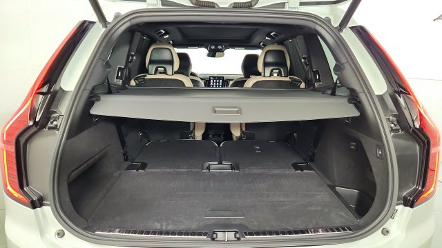 Used 2026 Volvo XC90 T8 Ultra w/ Protection Package Premier AWD/4WD image 45
