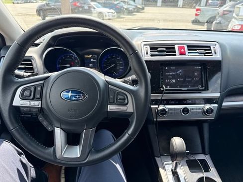 Used 2017 Subaru Outback 2.5i Limited w/ Popular Package #5 AWD/4WD image 3