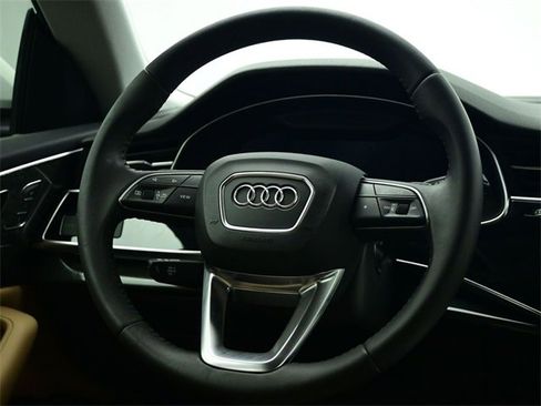 Used 2019 Audi Q8 Premium w/ Convenience Package image 9
