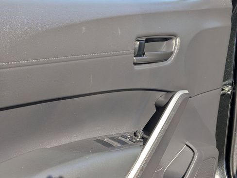 Used 2025 Toyota Corolla Cross LE image 14