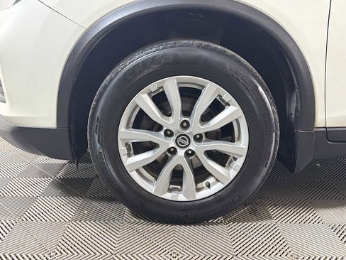 Certified 2018 Nissan Rogue SV image 26