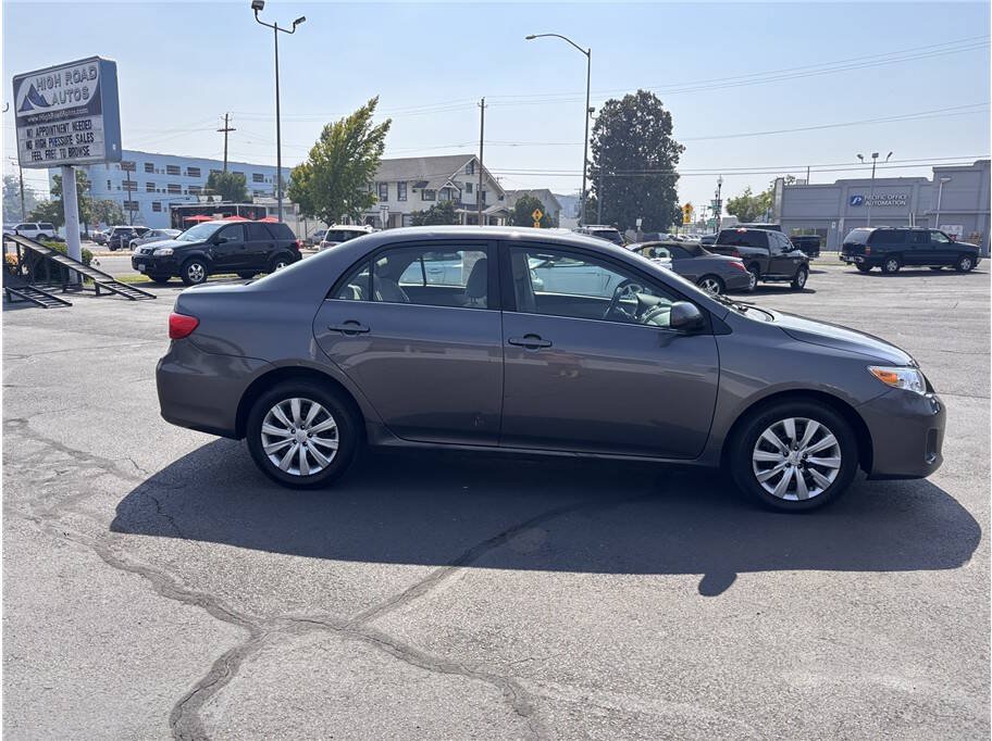 Used 2013 Toyota Corolla LE FWD image 6