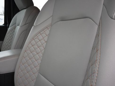 Used 2021 Jeep Wrangler Unlimited Sahara image 33