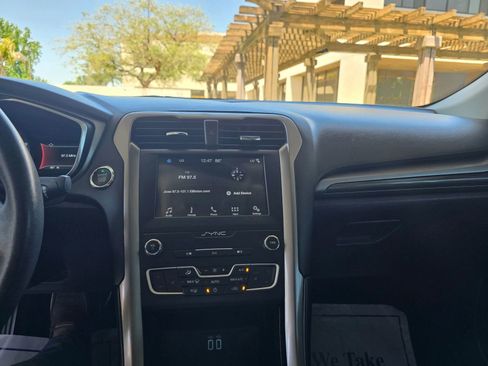 Used 2019 Ford Fusion SEL image 22