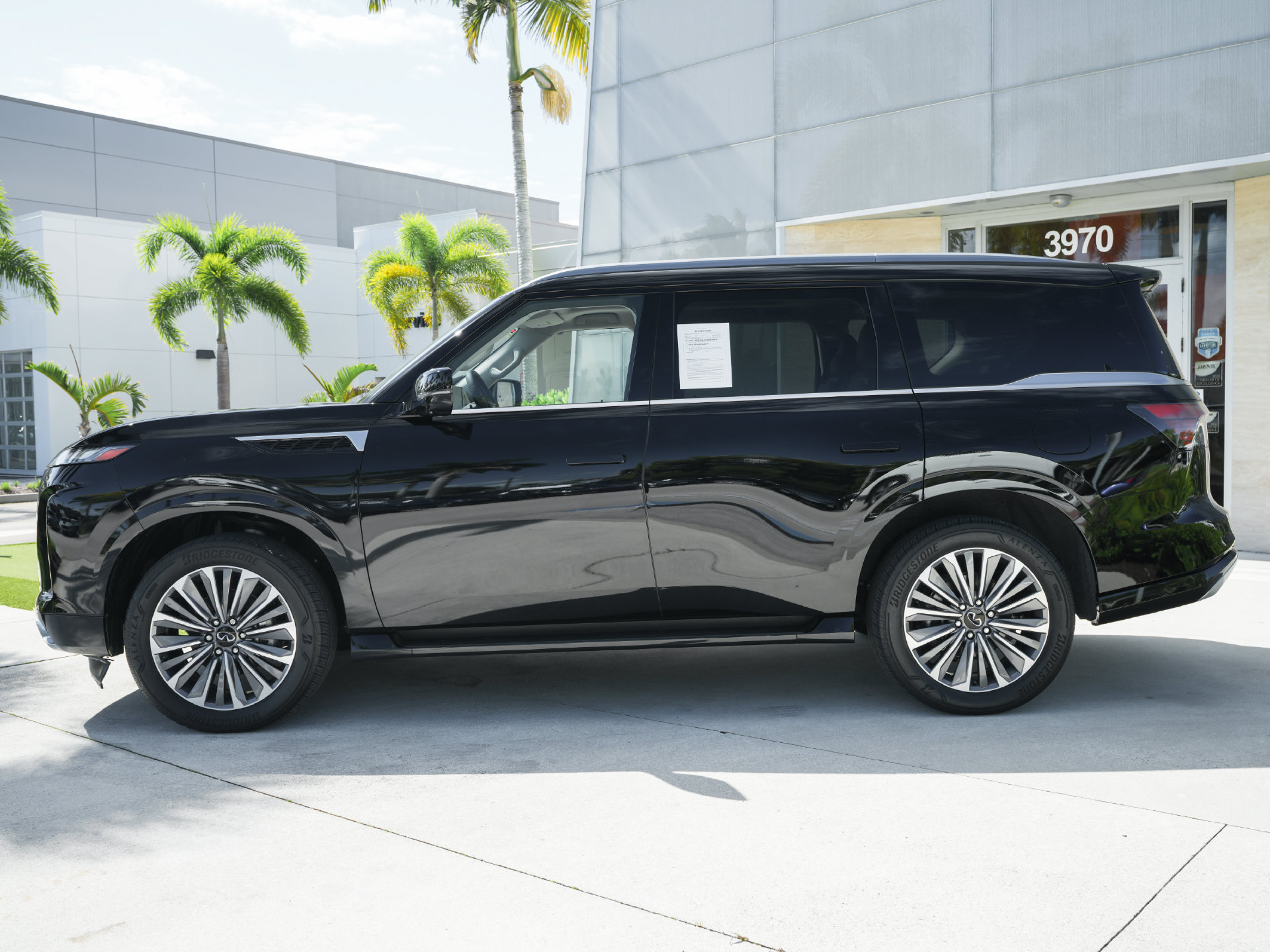 Certified 2025 INFINITI QX80 Luxe RWD image 35