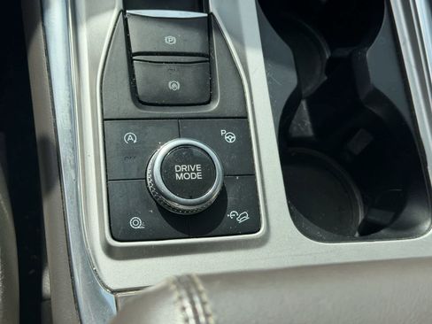 Used 2020 Ford Explorer Platinum w/ Premium Technology Package image 13