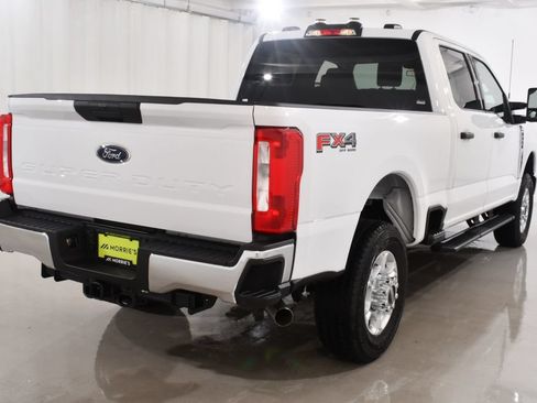 New 2026 Ford F350 XLT w/ FX4 Off-Road Package AWD/4WD image 12