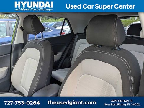Certified 2023 Hyundai Venue SEL w/ Cargo Package FWD image 3
