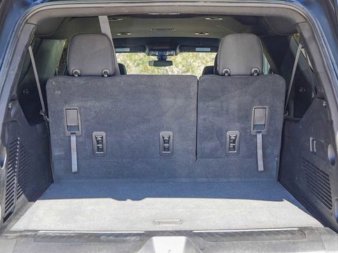 Used 2022 GMC Yukon XL SLE w/ Gmc Pro Safety Plus Package image 32