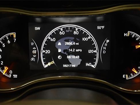 Used 2019 Jeep Grand Cherokee Laredo image 27