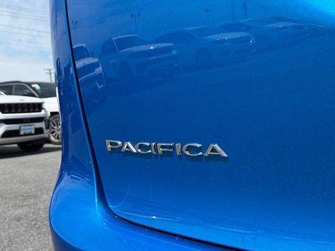New 2027 Chrysler Pacifica Select w/ Family Tech Group FWD image 17