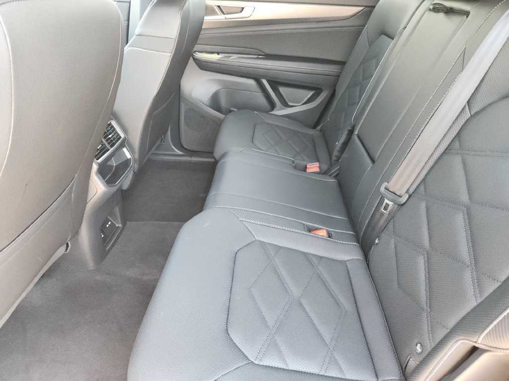 Used 2026 Volkswagen Atlas Cross Sport SE FWD image 31