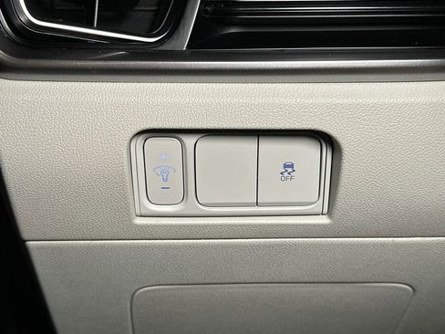 Certified 2025 Kia Sorento S w/ Panoramic Sunroof Package FWD image 26
