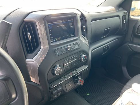 Used 2019 Chevrolet Silverado 1500 Custom Trail Boss w/ Custom Convenience Package AWD/4WD image 5