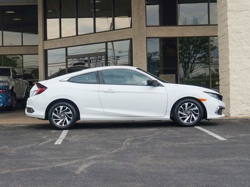 Used 2019 Honda Civic LX image 2