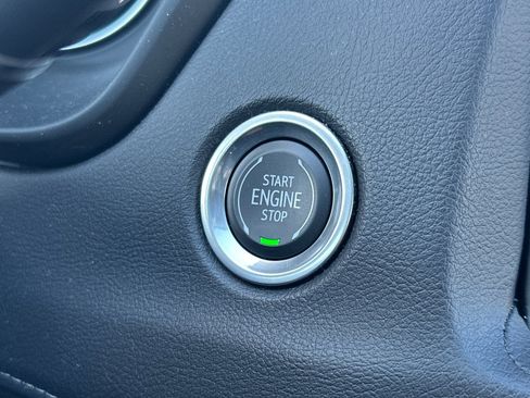 Certified 2023 Cadillac XT4 Luxury image 33