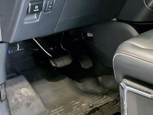 Used 2023 Ford F150 Lariat AWD/4WD image 22