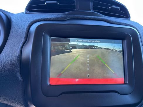 Used 2021 Jeep Renegade Latitude w/ Convenience Group image 21