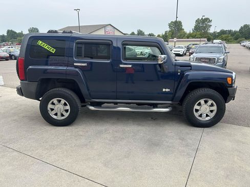 Used 2008 HUMMER H3 Luxury AWD/4WD image 4