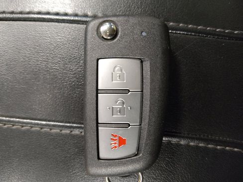 Used 2020 Nissan Rogue S w/ Special Edition Package FWD image 32
