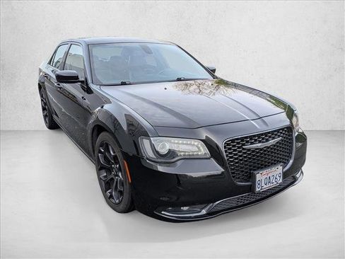 Used 2019 Chrysler 300 S image 3