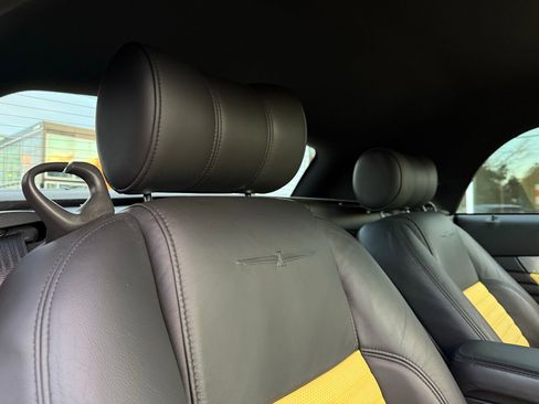 Used 2002 Ford Thunderbird image 23