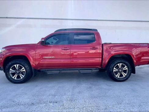 Used 2016 Toyota Tacoma SR AWD/4WD image 3