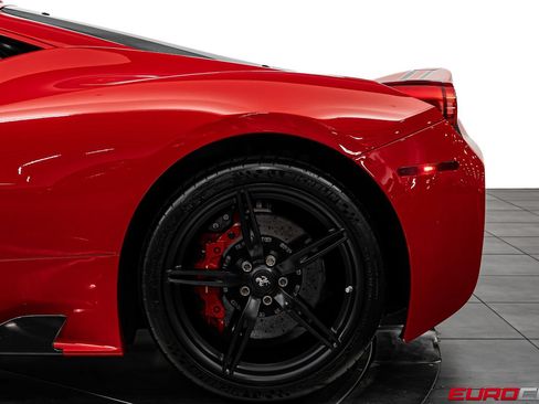 Used 2015 Ferrari 458 Speciale Coupe RWD image 22