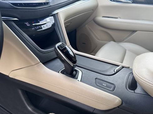 Used 2017 Cadillac XT5 FWD image 21