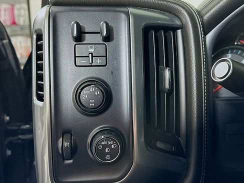 Used 2016 Chevrolet Silverado 1500 LTZ Z71 w/ LTZ Plus Package AWD/4WD image 10