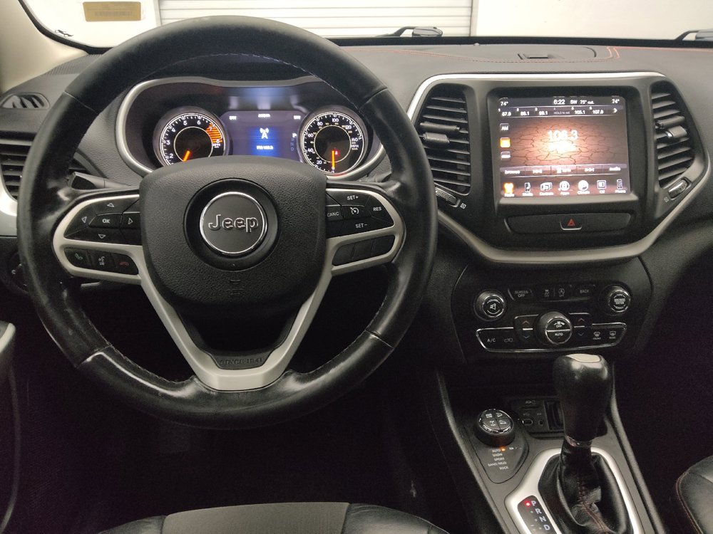 Used 2017 Jeep Cherokee Trailhawk w/ Comfort/Convenience Group AWD/4WD image 22