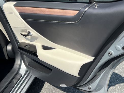 Certified 2023 Lexus ES 350 w/ Premium Package image 17