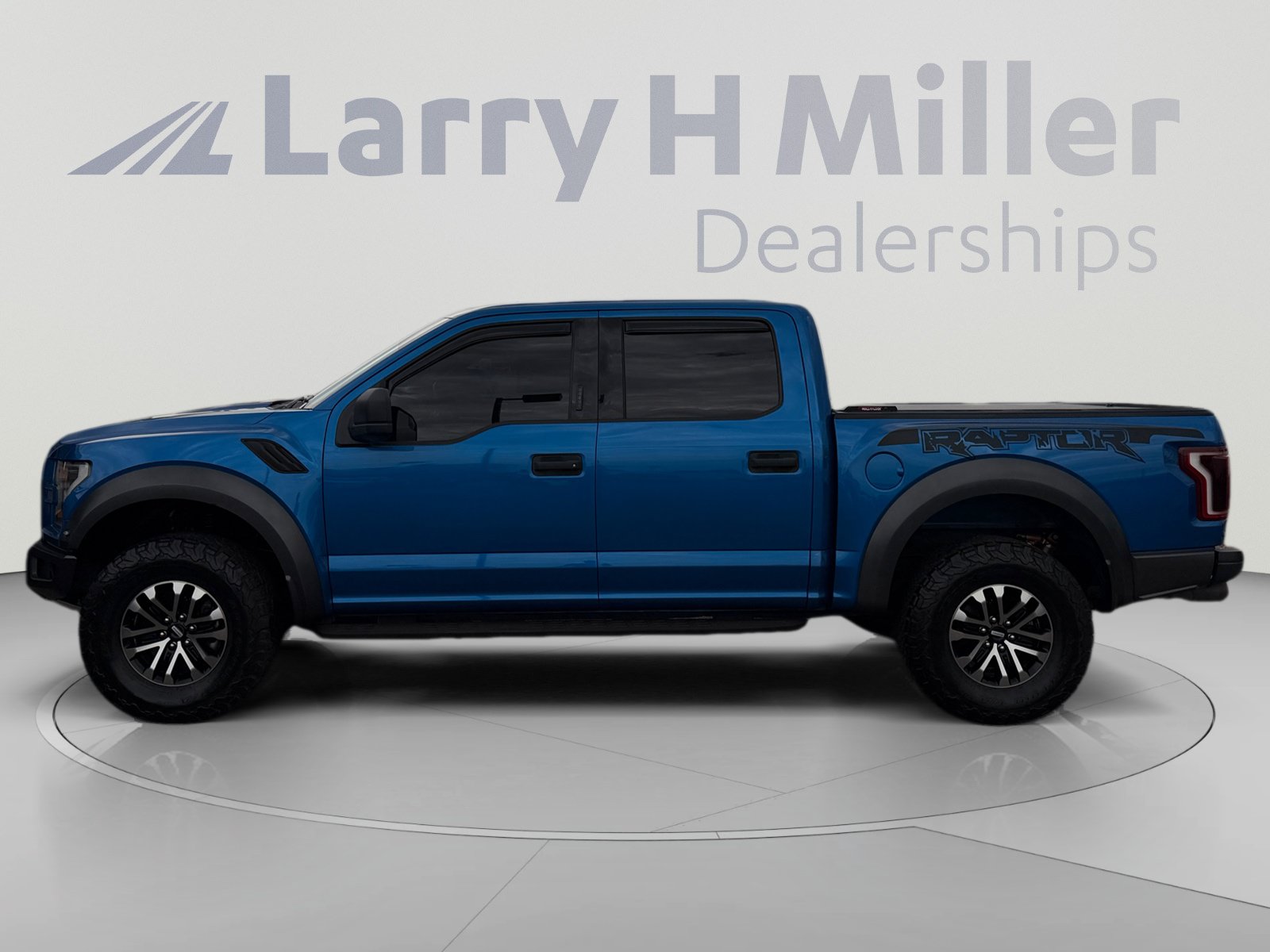 Used 2019 Ford F150 Raptor AWD/4WD image 2