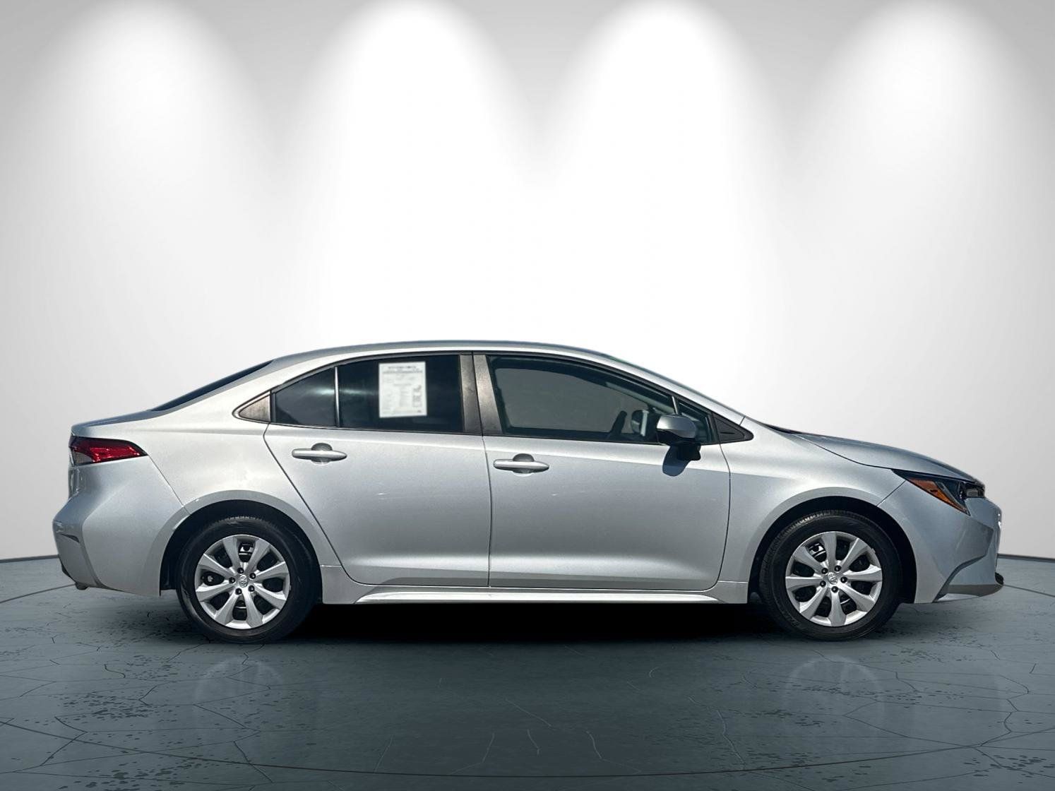Used 2024 Toyota Corolla LE FWD image 3