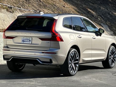 New 2026 Volvo XC60 T8 Ultra w/ Climate Package AWD/4WD image 4