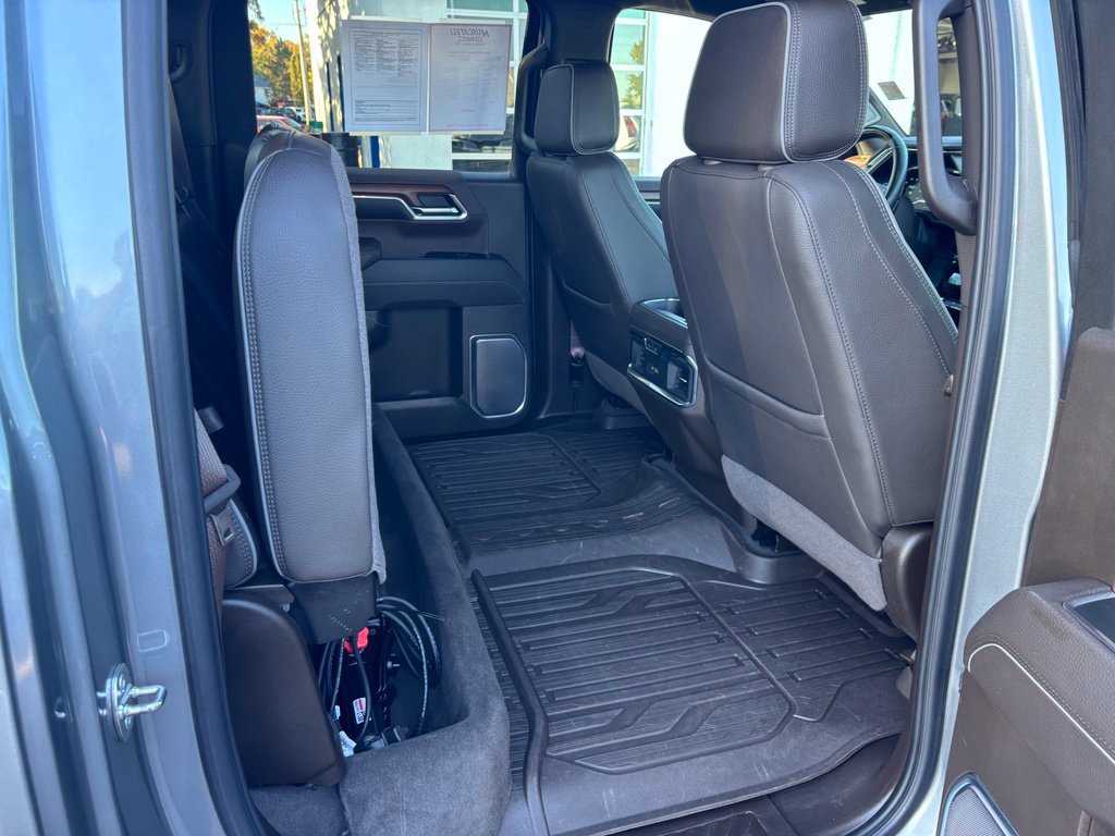 Used 2023 GMC Sierra 1500 Denali w/ Technology Package AWD/4WD image 32