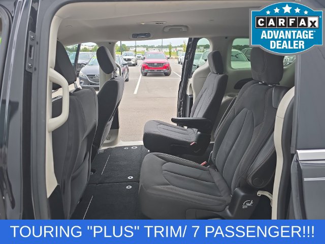 Used 2018 Chrysler Pacifica Touring Plus FWD image 11