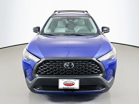 Used 2025 Toyota Corolla Cross LE FWD image 2