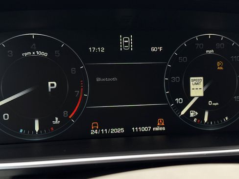 Used 2016 Land Rover Range Rover HSE image 35