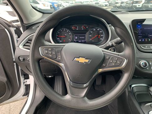 Used 2023 Chevrolet Malibu LT image 24