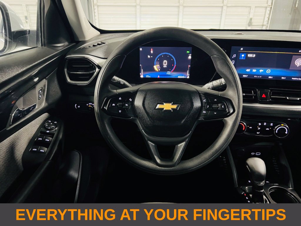 Used 2025 Chevrolet TrailBlazer LT FWD image 5