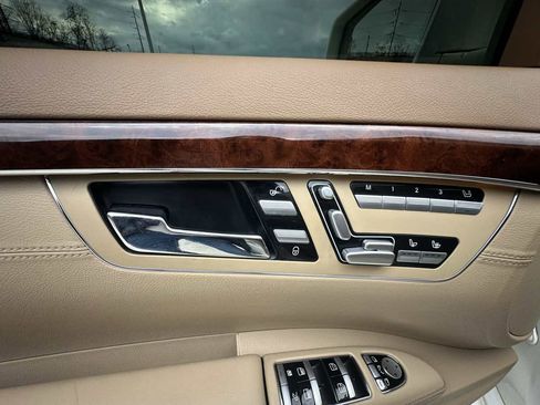 Used 2013 Mercedes-Benz S 63 AMG image 31