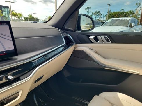 Used 2025 BMW X5 xDrive40i w/ Executive Package image 30