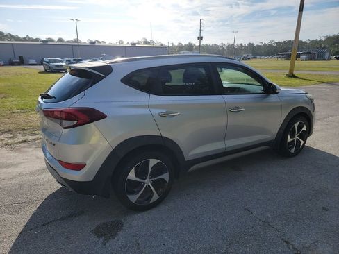 Used 2017 Hyundai Tucson Limited FWD image 2