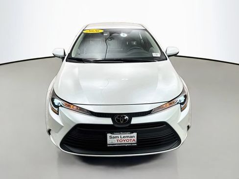 Used 2026 Toyota Corolla LE w/ LE Premium Package FWD image 2